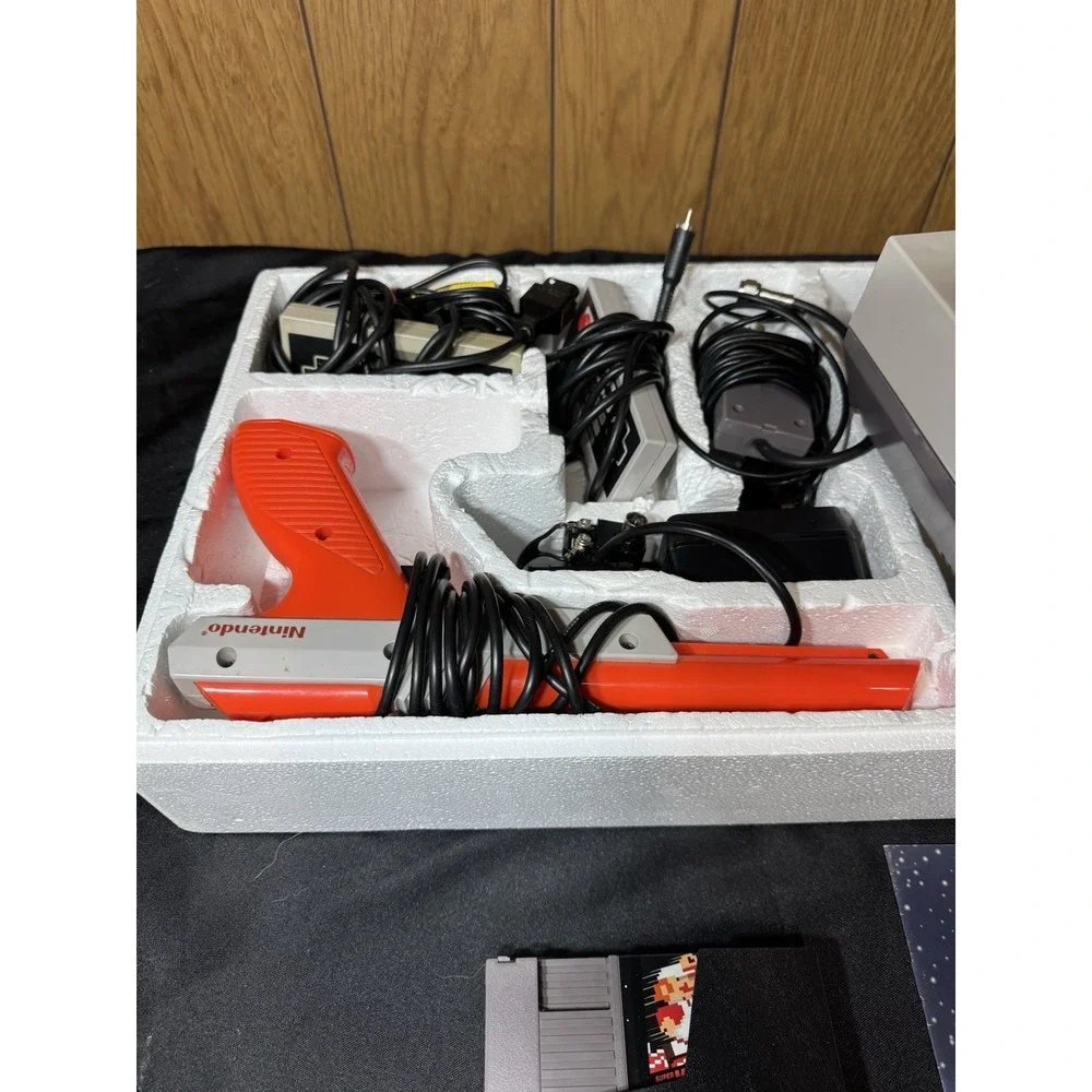 Nintendo Entertainment System NES Action Set New Open Box✅ 1985-1993‎